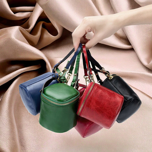Monedero de Cuero Vacuno para Mujer, Mini Bolsa de Maquillaje con Cierre y Espejo, Cartera de Muñeca de Cuero Genuino - Product Image 3