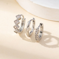 Resoul 14k Vergoldete Messing-Ohrringe Zirkon-Schmetterling Huggie-Ohrringe Designer-Modeschmuck für Frauen