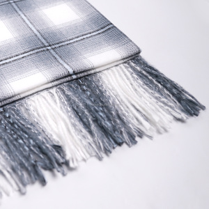 100% पॉलिएस्टर क्लासिक टार्टन प्लाड स्कार्फ, गर्म नरम बहुमुखी यूनिसेक्स चेकवर्ड रैप 25.2 "* 78.7" (64*200 सेमी) 290 जी, अनुकूलन योग्य - Product Image 6