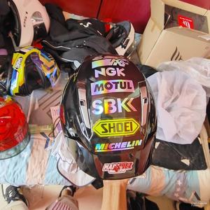 <span class=keywords><strong>Autocollant</strong></span> de casque de <span class=keywords><strong>moto</strong></span> combiné sponsorisé, réfléchissant, logo modifié, <span class=keywords><strong>autocollant</strong></span> de protection contre les rayures, fabriqué en Chine - Product Image 1