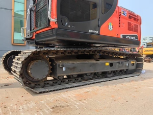 รถขุด DOOSAN DX140 มือสอง 14 ตัน เครื่องยนต์คัมมินส์ ปั๊มไฮดรอลิกคาวาซากิ มอเตอร์ วาล์ว KYB ชั่วโมงการใช้งานต่ำ สภาพ 90% ใหม่ ราคาแข่งขัน ปี 2023 - Product Image 4