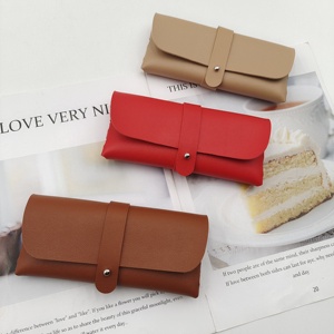 קופסת אריזה יוקרתית ניידת למשקפי שמש, עשויה PU רך באיכות גבוהה, מתאימה לגברים ונשים, זמינה במלאי כעת. - Product Image 4