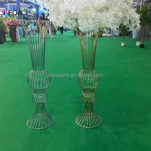 Soporte de Flores Grande con Marco Metálico LEDA, Centro de Mesa Decorativo para Bodas y Eventos - Product Image 2
