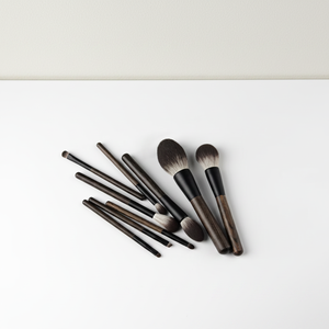 Juego de 9 Brochas de Maquillaje de Pelo Sintético con Mango de Madera Negra para Rostro, Ojos, Polvo, Colorete, Corrector y Sombra de Ojos, Brochas Cosméticas de Marca Personalizada - Product Image 3