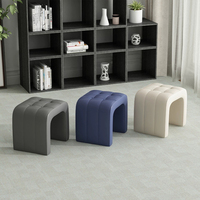 Repose-pieds minimaliste en forme de U, tabouret rembourré en cuir PU capitonné, tabouret de coiffeuse moderne avec base ouverte