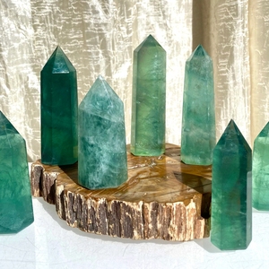 Torre de Fluorita Verde Natural Pulida al por Mayor para Sanación y Decoración del Hogar - Product Image 5