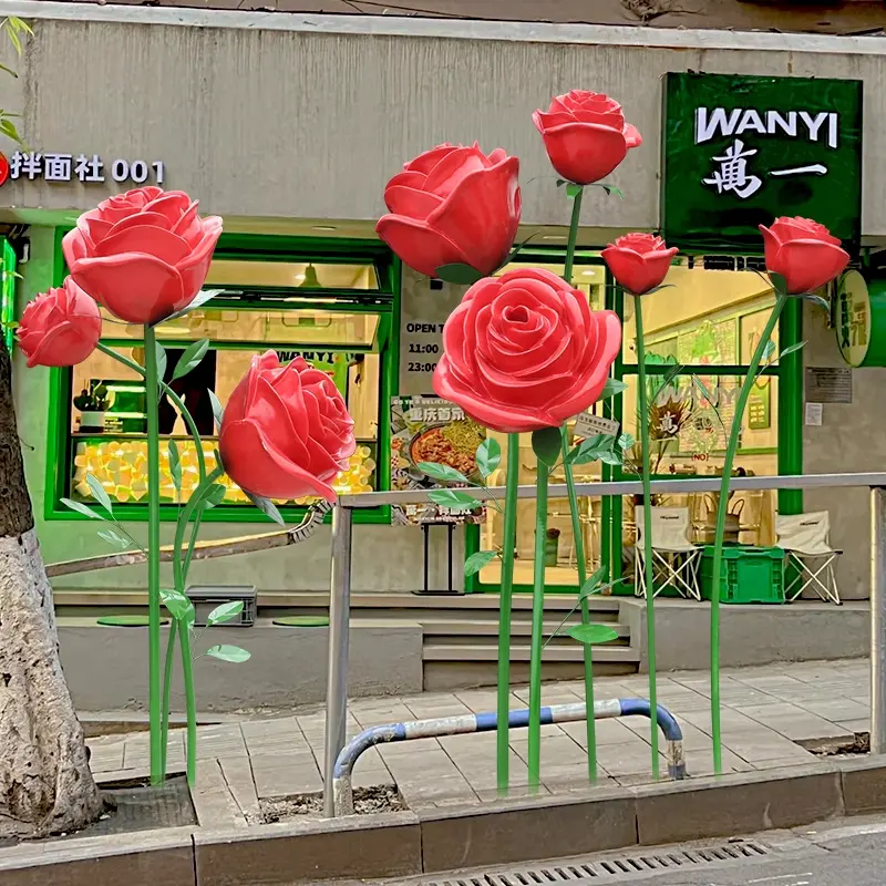 Escultura de flor de fibra de vidrio personalizada de fábrica para regalo de decoración creativa de jardín de parque