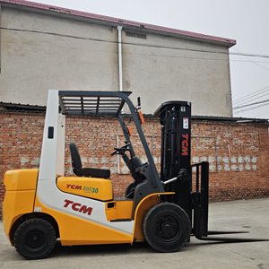 מלגזות <span class=keywords><strong>TCM</strong></span> משומשות באיכות גבוהה ובמחיר נמוך, תוצרת יפן, במשקלים של 3, 5, 10, 15, 20, 25 ו-30 טון, זמינות בהפיי. - Product Image 1