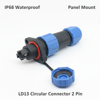 Connecteur IP68 LD13 à 2 broches, montage sur panneau, fiche mâle/prise femelle pour armoires LED de location et raccordements d'alimentation d'écrans mobiles