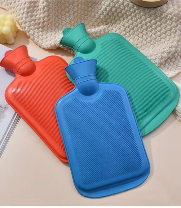 Wholesale Large Capacity High Quality Silicone Warm Hands Silicone Hot Water Bag with CoverRubber Hot Water Bottle with Cover