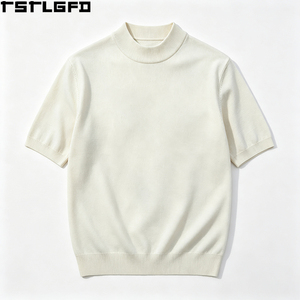 เสื้อยืดคอเต่าสไตล์ Old Money สำหรับผู้หญิง สีครีม แขนสั้น ทรงเข้ารูป ผ้าริบ ขายส่งจำนวนมาก - Product Image 4
