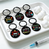 Porte-clés commémoratif, cadeau tendance pour la Journée des infirmières, porte-clés en métal inoxydable à motifs multicolores, vente en gros personnalisée