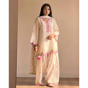 Conjunto de Salwar Kameez Largo Bordado para Mujer, con Patrón de Corazones, Kurta Pastel, Traje Palazzo con Chal para Fiestas - Product Image 1