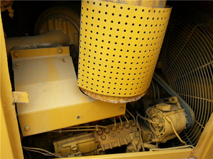 Tractor de cadenas Caterpillar D6H usado de servicio pesado con sistema hidráulico completo y motor para trabajos de construcción - Product Image 6