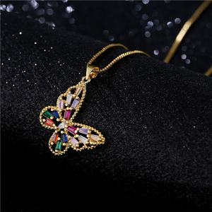 Collier avec pendentif papillon plaqué or 10/14/18 carats avec chaîne de 20 pouces - Product Image 4