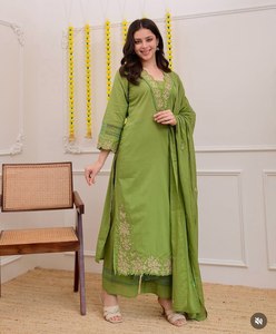 Ensemble Kurta A-Line en coton de qualité supérieure pour femmes avec broderie lourde tenue ethnique indienne traditionnelle pour festival de mariage et fête - Product Image 2