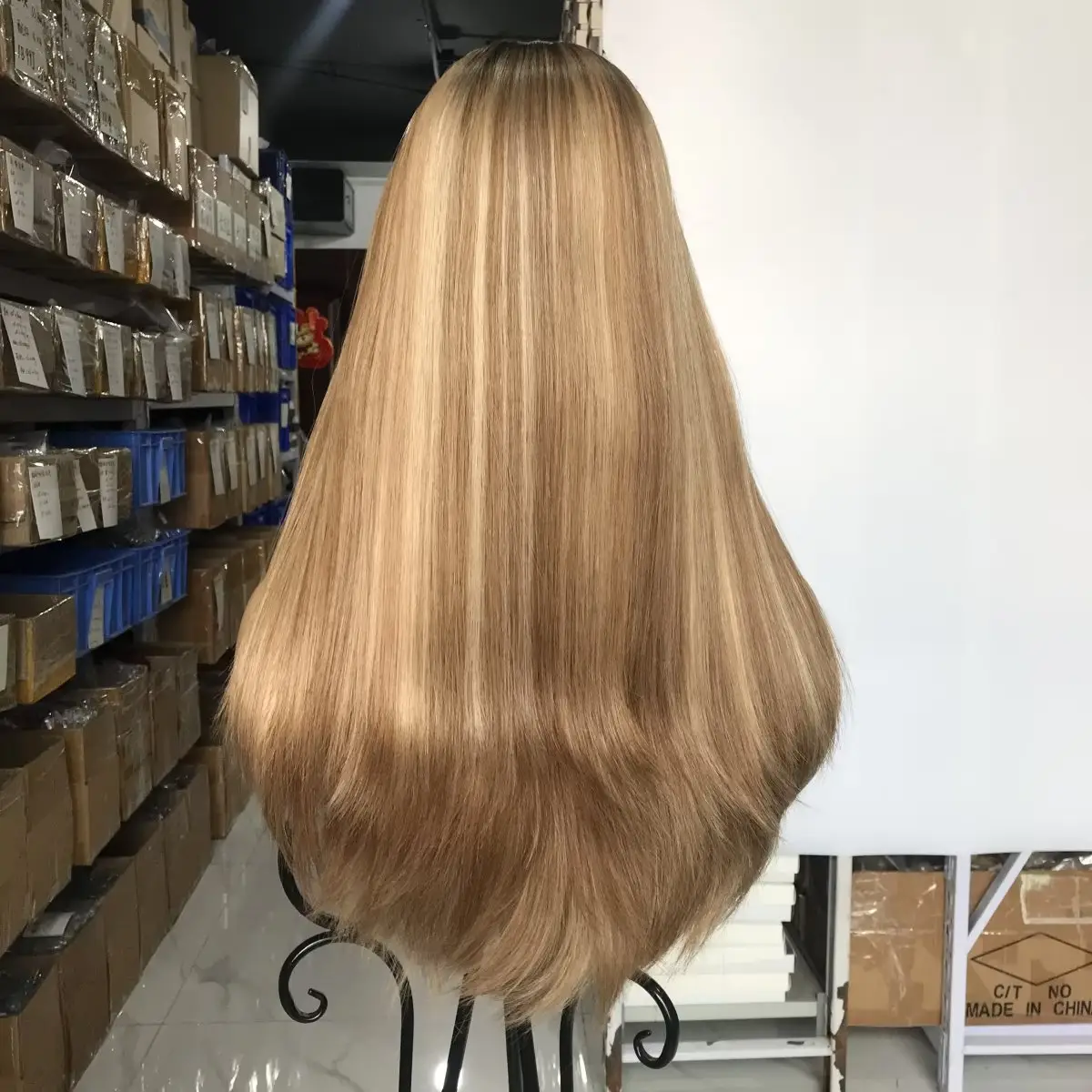 Nouvelle Mode Petite Couche Balayage Soie Base Perruques Blonde Faits Saillants Couleur Soie Top Cheveux Européens Perruques Juives