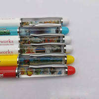 Stylos publicitaires flottants 2D personnalisés en PVC, impression couleur, pointe métallique 1,0 mm, cadeaux promotionnels fantaisie