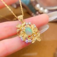 Vente en gros de pendentifs personnalisés en argent sterling 925 incrustés d'opale naturelle de luxe en or pour femmes pour mariage