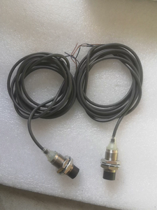 Commutateur de sécurité industrielle E2B-M18KS05-WZ-C1 E2B-M18KS05-WZ-B1 pour la machine gardant la construction robuste résiste à la poussière - Product Image 2