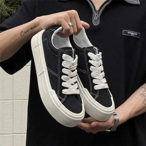 รองเท้าผ้าใบสีสันใหม่ทันสมัย พื้นหนา ส้นแบน พร้อมเชือกผูกและคุณสมบัติเสริมความสูงครบครัน - Product Image 4