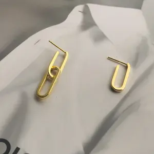Neueste Mode Ohrringe für Mädchen 18K Gold Überzogene Edelstahl Stud Ohrringe Asymmetrische Moderne Ohrringe