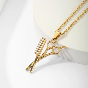 Collar con Colgante de Tijeras y Peine de Peluquero, Chapado en <span class=keywords><strong>Oro</strong></span> de 18K sobre Acero Inoxidable, con <span class=keywords><strong>Cadena</strong></span> de Eslabones, Regalo de Navidad para Amigos - Product Image 1