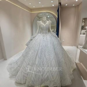 Robe de mariée de luxe moderne à col montant, ornée de sequins et de pierres, avec traîne chapelle et fleurs, modèle DW0122 - Product Image 1