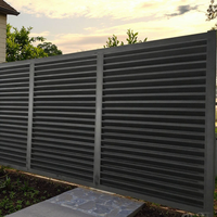 Bandes de clôture extérieure de longueurs variées, design épuré, lignes minimalistes, clôtures de jardin en aluminium noir