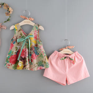Vêtements pour bébés en gros, version coréenne 2019, nouvelle collection été, veste sans manches à fleurs pour filles, ensemble mignon avec short - Product Image 2