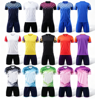 Maillots de football à manches courtes de haute qualité, respirants et à séchage rapide, directement de l'usine (100% polyester) ; les noms d'équipe peuvent être personnalisés.