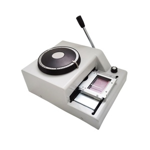 เครื่องปั๊มนูนโลหะและบัตรพีวีซีแบบใช้เลเซอร์รุ่นใหม่ ใช้งานด้วยมือ แบบกดตัวอักษร สำหรับบัตรหลากหลายประเภท เครื่องปั๊มนูนแท็กโลหะด้วยเลเซอร์ - Product Image 4
