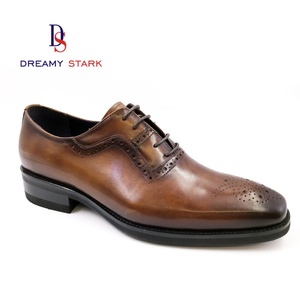 Chaussures italiennes vintage en cuir véritable pour hommes, haute qualité, design perforé au laser, confortables pour l'automne, logo personnalisé, design original - Product Image 1