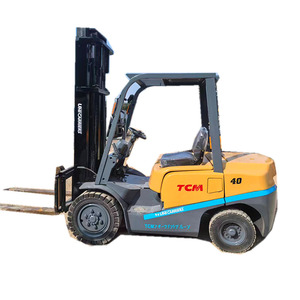 รถยก TCM FD40 4 ตัน มือสองจากญี่ปุ่น เครื่องยนต์ Isuzu C240 ใช้เชื้อเพลิง พร้อมมอเตอร์และเกียร์ รถยกมือสองที่ได้รับการรับรอง - Product Image 1