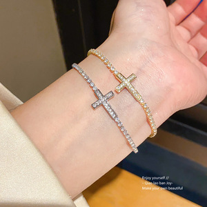 Pulsera Minimalista con Incrustaciones de Circonitas en Forma de Cruz, Chapada en Oro de 14K, Ajustable, de Lujo, para Uso Diario, Regalo de Cumpleaños, Regalo Religioso, Regalo de Bautizo - Product Image 1