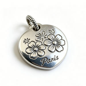 Pendentif circulaire plaqué argent avec fleurs en relief, souvenir de Paris - Product Image 6