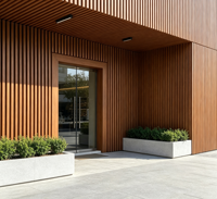 Échantillon gratuit de panneaux de revêtement mural en bois composite WPC certifiés CE, panneaux imperméables pour la décoration murale extérieure