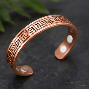 Brazalete Biomagnético de Cobre Sólido Premium con Patrón Griego, Hecho a Mano, Personalizable, Regalo de Navidad o Halloween - Product Image 1