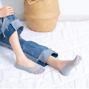 Venta al por mayor caliente cinco dedos atléticos sin costuras para mujer Split Yoga <span class=keywords><strong>calcetines</strong></span> 5 dedos abiertos <span class=keywords><strong>Injinji</strong></span> Toe <span class=keywords><strong>Calcetines</strong></span> - Product Image 2