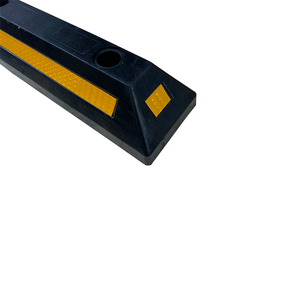 حاجز عجلات مطاطي شديد التحمل مقاس 550*150*100 مم لحماية الطرق من الاصطدامات - Product Image 6