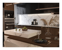 Moderne Luxus-Holzfurnier-Küche mit Schwarzem Oberschrank, Marmor-Rückwand, Kochinsel und Integriertem Esstisch