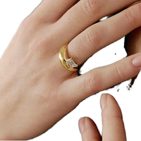 Bague en acier inoxydable de gros en usine Style rétro Bague en zircon plaqué or véritable 18 carats