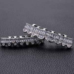 Neu eingetroffen: Hip-Hop-Zahnschmuck mit Zirkonia-Besatz für Herren – vollständig mit Bling verziert - Product Image 3