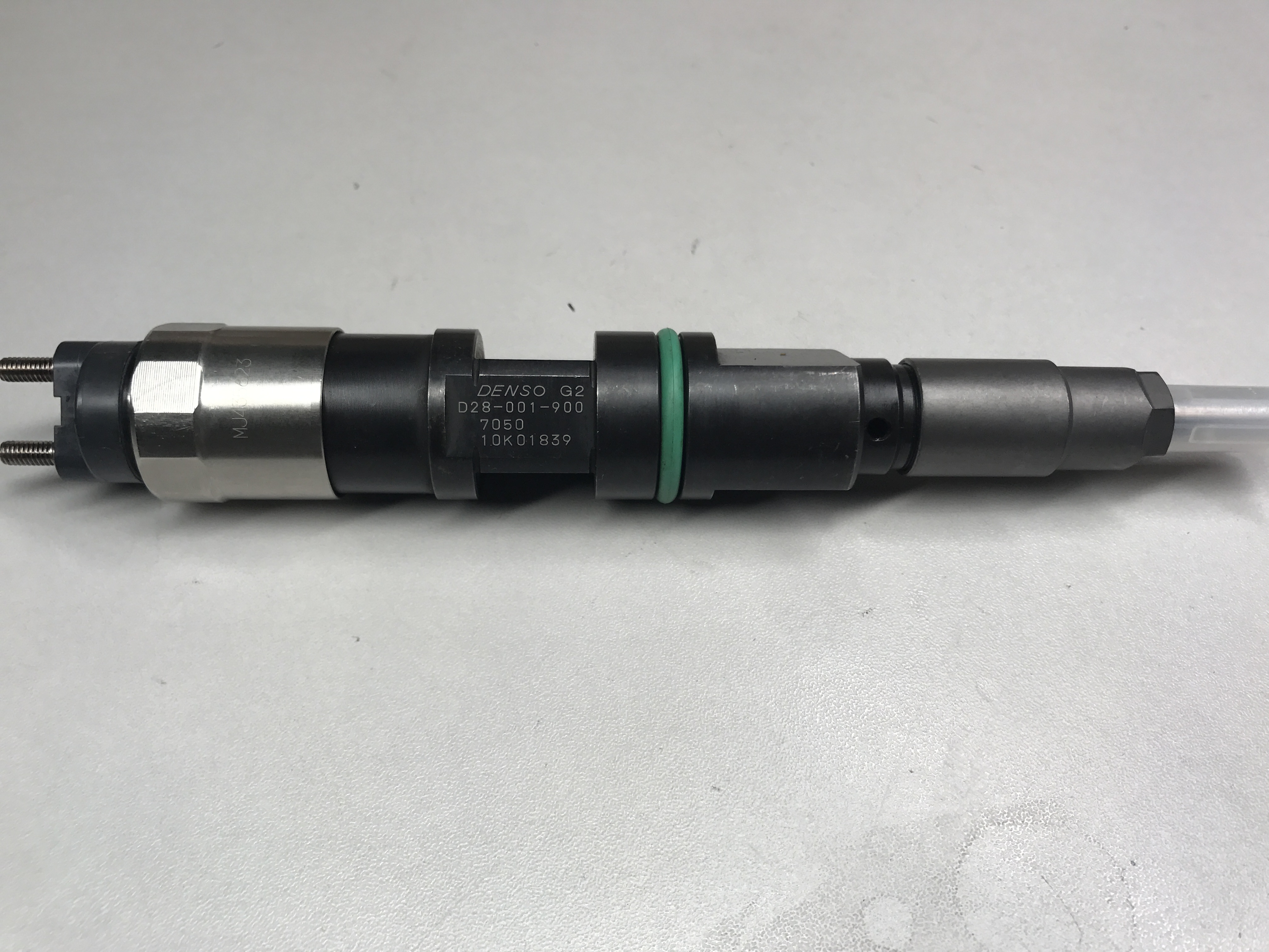 common rail injector 095000-7050 original fuel injector 0950007050 diesel engine injector nozzle 095000-7050 for D28-001-900+A