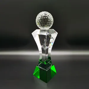 Troféus de cristal azul personalizados por atacado do fabricante Troféus de vidro de cristal azul irregular personalizados