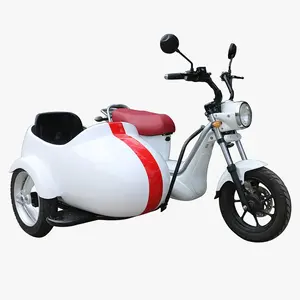 Cute three-wheeled electric bike that can take people novelty style scooter
