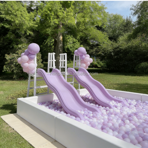 Piscina di Palline Quadrata Rettangolare Bianca per Interni/Esterni con Doppio Scivolo Viola, Area Giochi Morbida per Feste ed Eventi a Noleggio - Product Image 2