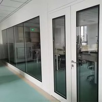Fenêtre en aluminium et verre durable, esthétique, ventilée et anti-insectes pour hôpitaux, laboratoires et résidences