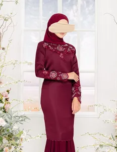 SIPO 2022穆斯林马来西亚服装高级荷兰人刺绣Baju Kurung现代图案，手腕顶部有珠子