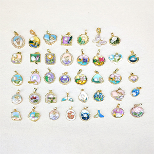 Collier plaqué or 18 carats avec pendentif papillon coloré style <span class=keywords><strong>Monet</strong></span>, coquillage naturel et perles, inspiré des jardins bohèmes - Product Image 5